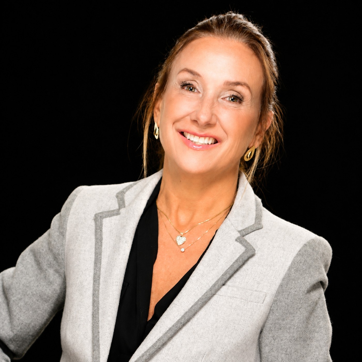 Isabella Bretz, Real Estate Agen